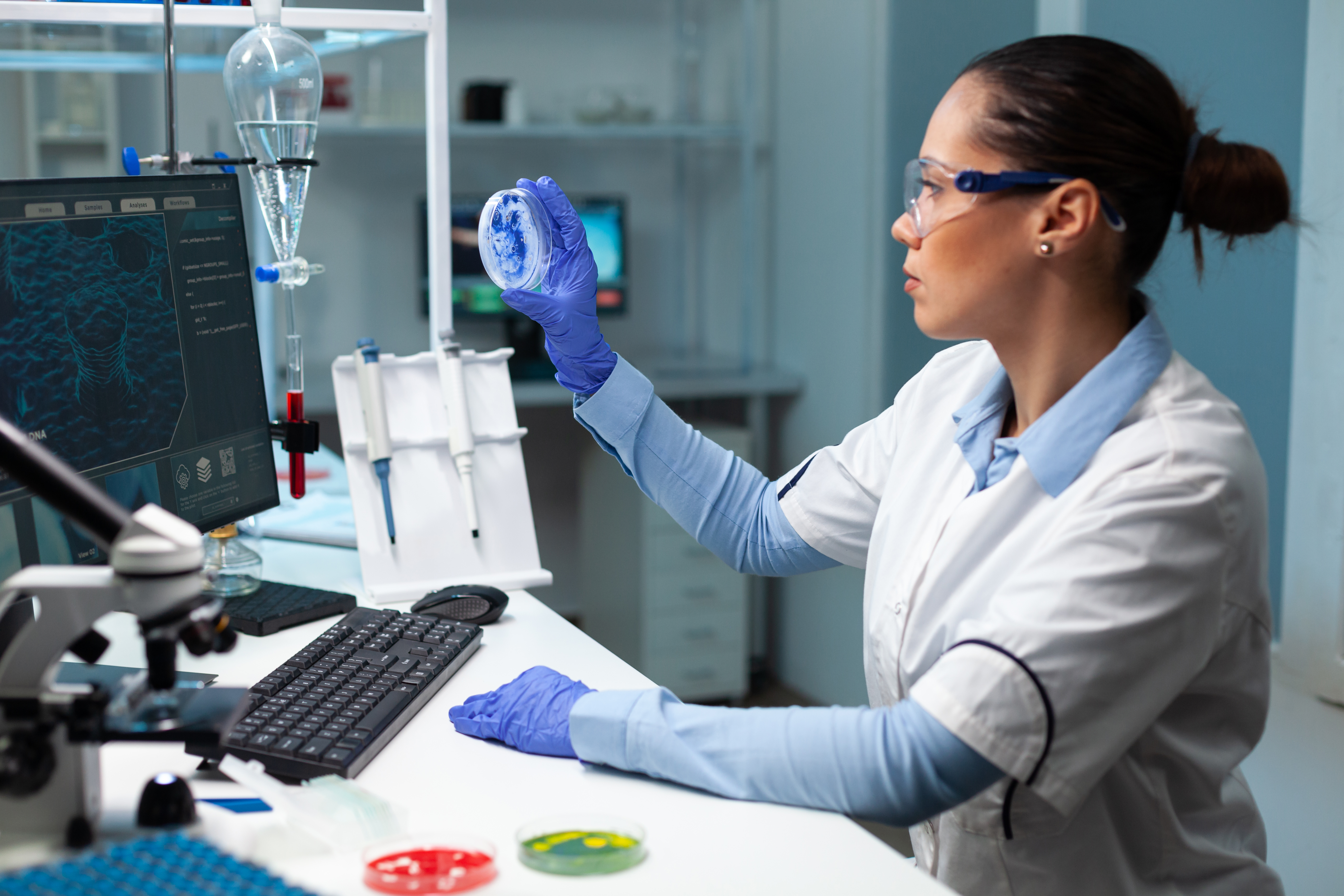 Researcher analysing population-level ergonomic assessment data